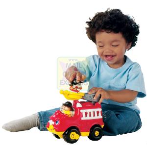 HALSALL - MATTEL Fisher Price Little People Lil Movers Fire Truck