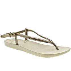 Female Havaianas Fit Manmade Upper in Gold