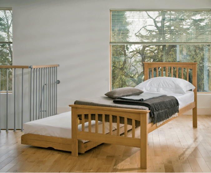 Guest Bed (Guest Bed (3ft) - Oak Finish )