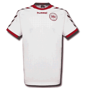 Hummel 02-03 Denmark Away shirt