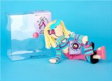 IDEAL GIFT SHOP / TOY BANG ON THE DOOR GROOVY CHICK SOFT DOLL & KEYRING GIFT SET