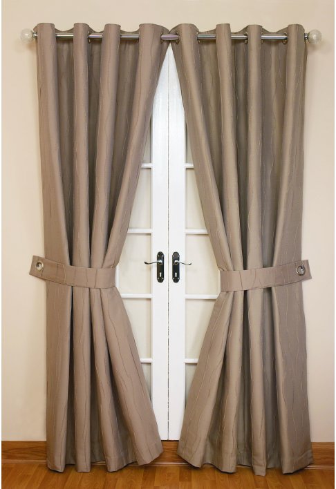 Linen lined Eyelet Curtains