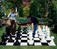 JUST GREEN GIANT GARDEN CHESS SET WITH LAWN FRIENDLY BOARD