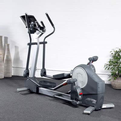 Life Fitness X5 Elliptical Cross Trainer (Advanced Console) (X5 Elliptical Trainer (Advanced) with Assembly)