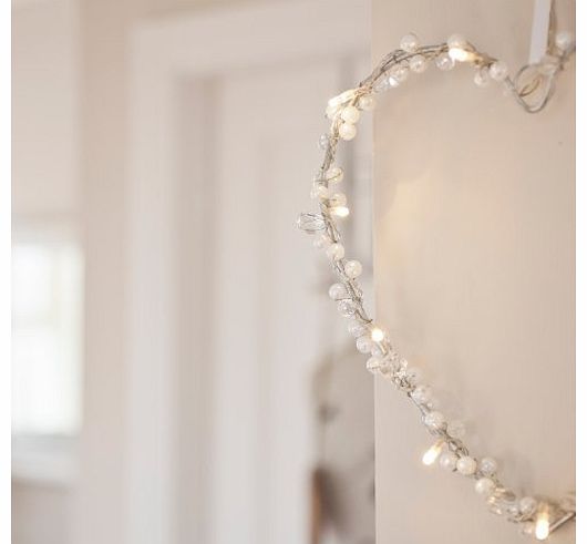 Lights4fun Battery Operated Heart Fairy Light Wreath with 10 Warm White LEDs by Lights4fun