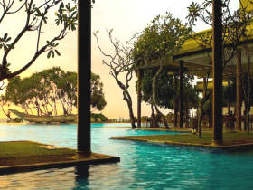Luxury beach hotel in Sri Lanka