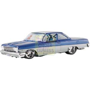 Maisto 1 18 Chevrolet Bel Air Blue and Silver