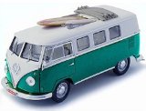 Maisto Die-cast Model VW Microbus (1:18 scale in DarkGreen)