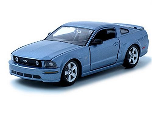 Maisto Diecast Model Ford Mustang GT (2006) in Light Blue (1:24 scale)