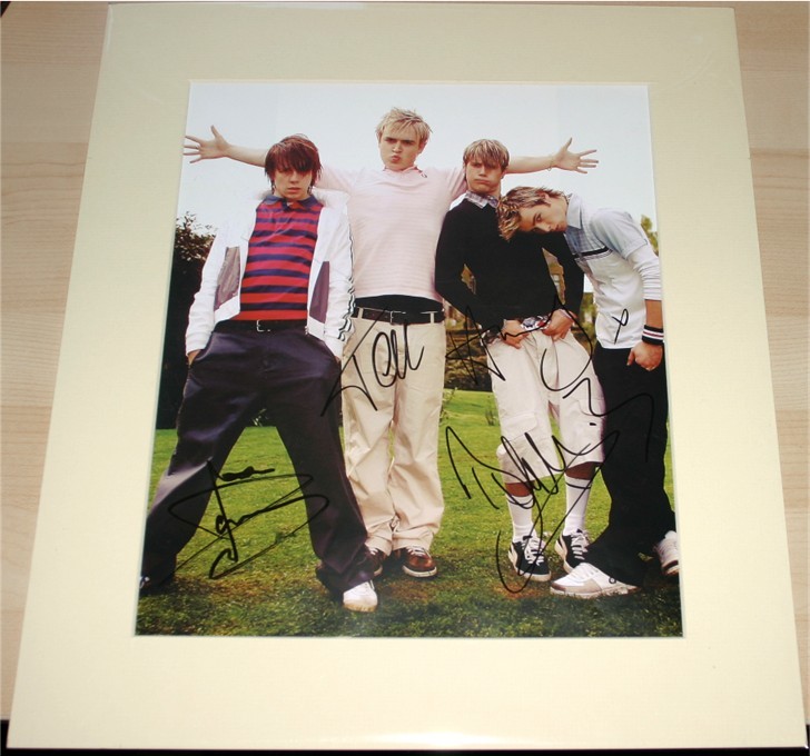 McFLY GROUP SIGNED CALENDAR PAGE - MOUNTED TO 16