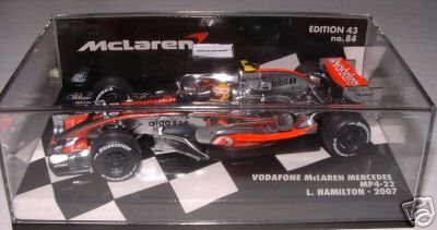 Minichamps McLaren Mercedes MP4-22 Vodafone Lewis Hamilton