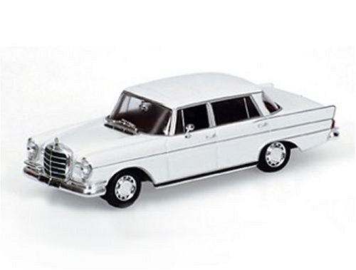 Mercedes-Benz 300 SE (1965) in White (1:43 scale)