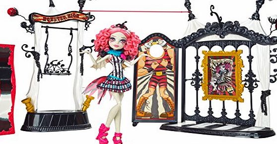 Monster High Freak du Chic Circus Scaregrounds and Rochelle Goyle Doll Playset