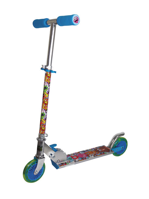 Moshi Monsters Folding Scooter with Rear Wheel