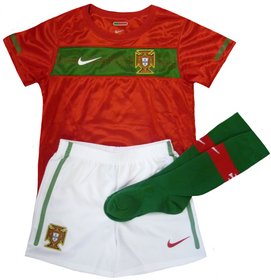 Nike 2010-11 Portugal Nike Little Boys Home Mini Kit