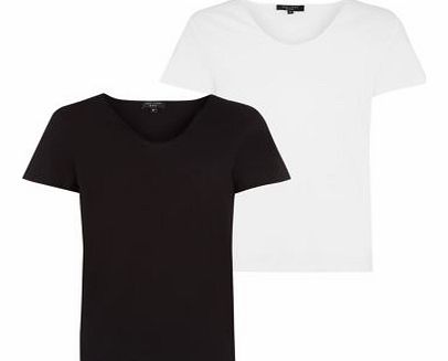 2 Pack Black and White T-Shirts 3159295