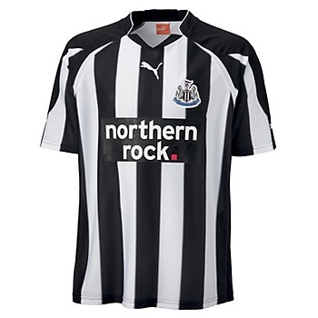 Newcastle Puma 2010-11 Newcastle Home Puma Football Shirt (Kids)