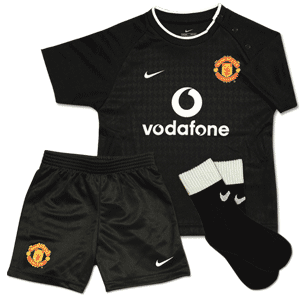 03-04 Man Utd Away Infants Kit