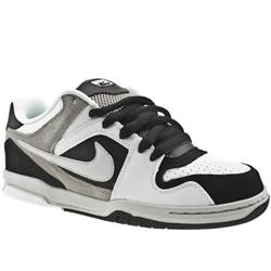 Nike 6.0 Male Air Zoom Oncore Leather Upper Fashion Large Sizes in White and Black