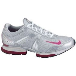 Nike Lady Air Zoom Circuit Running Shoe