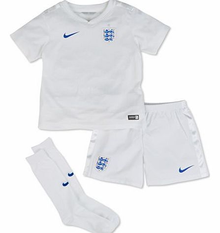  England 2014 Home Stadium Junior Football Kit, White/Blue, Age 6-7