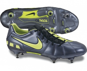 Nike Total90 Strike III SG Mens Football Boot