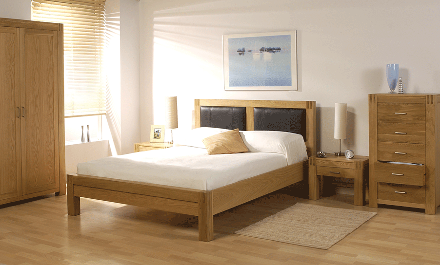 Oak and Leather Bed Frame - 5ft Queen Size