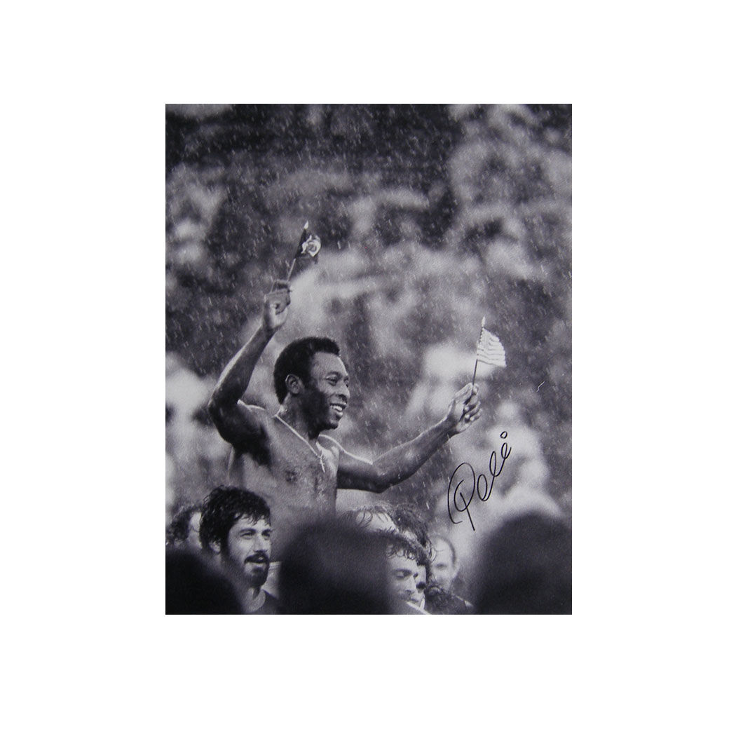 Pele Signed Photo - Leaving the field for the last time
