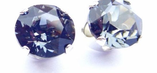 SILVER STUD EARRINGS MADE WITH BLACK DIAMOND SWAROVSKI CRYSTAL. HIGH QUALITY. LOW PRICES.