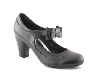Patent Court Shoe With Bow Detail