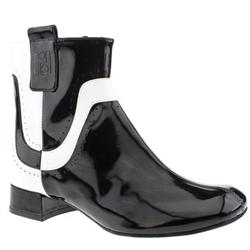 Female Twiggy Patent Patent Upper Casual in Black and White