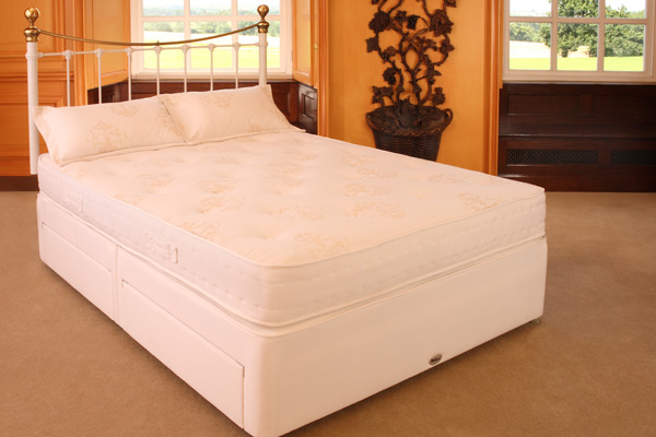 Relyon Beds Latex Deluxe Divan Bed Double 135cm
