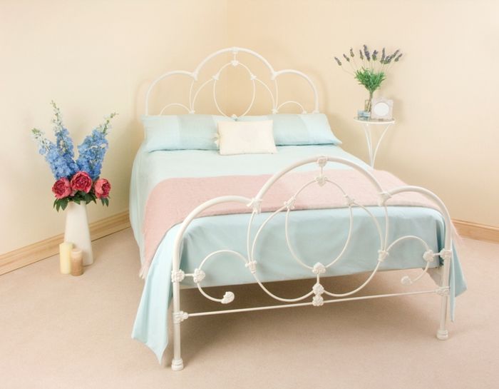 Lydia 4ft 6 Double Metal Bedstead