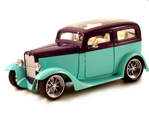 Diecast Model Ford Model A Sedan (1931) in Green and Purple (1:18 scale)