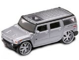 Road Signature Diecast Model Hummer H2 SUV in Silver