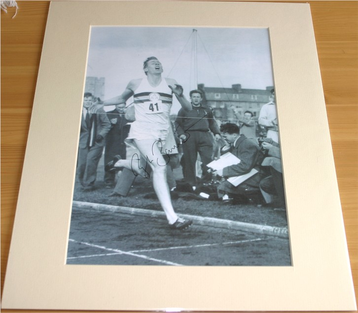 ROGER BANNISTER SIGNED PHOTO - MOUNTED 14 x 12