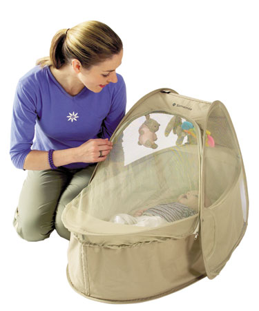 Deluxe pop-up travel cot in cafe creme