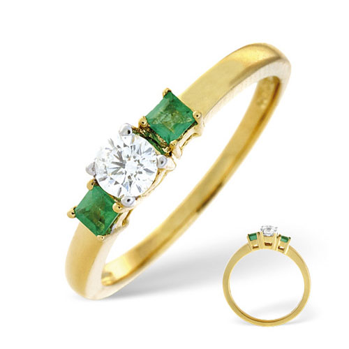 Emerald and 0.25 Carat Diamond Ring In 18 Carat Yellow Gold