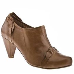 Schuh Female Bob Ruffle Shoe Boot Leather Upper in Tan