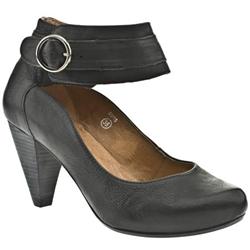 Female Garay Cuff Court Leather Upper Low Heel Shoes in Black