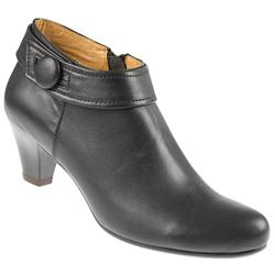 Staccato Female Bel8084 Leather Upper Leather Lining Boots in Black