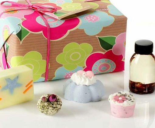 The Luxury Loot Company Mrs Miracles Beauty/Bathroom Gift Set.