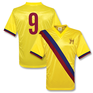 Toffs 1970and#39;s Barcelona Away Shirt - Johan Cruyff (Polyester)