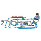 TOMY THOMAS THE TANK ENGINE AND FRIENDS - THOMAS ULTIMATE TRAIN SET