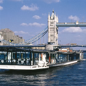 treatme.net London Eye & River Thames Cruise for Four