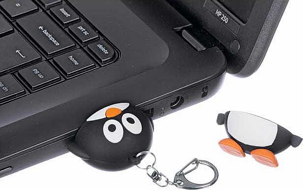 Trendz Penguin Character 8GB USB Flash Drive