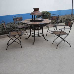 Bistro 42`` Round Dining Table + 4