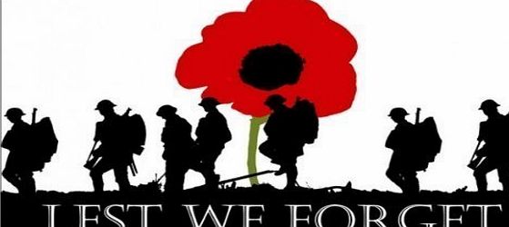 UKFlagShop 5ft x 3ft (150 x 90 cm) Lest We Forget Poppy Remembrance Day War Heroes Soldiers Armed Forces 100 Polyester Material Flag