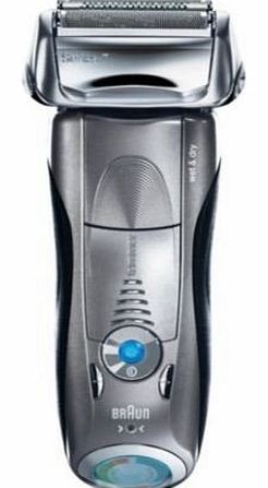 Modern Braun Series Wet & Dry Foil Electric Shaver With Cleaning Centre