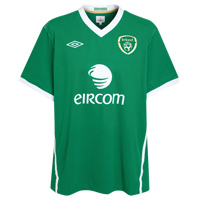 Umbro Republic of Ireland Home Shirt 2010/11 with Hunt